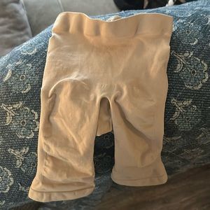 Skims mid thigh sculpting shorts